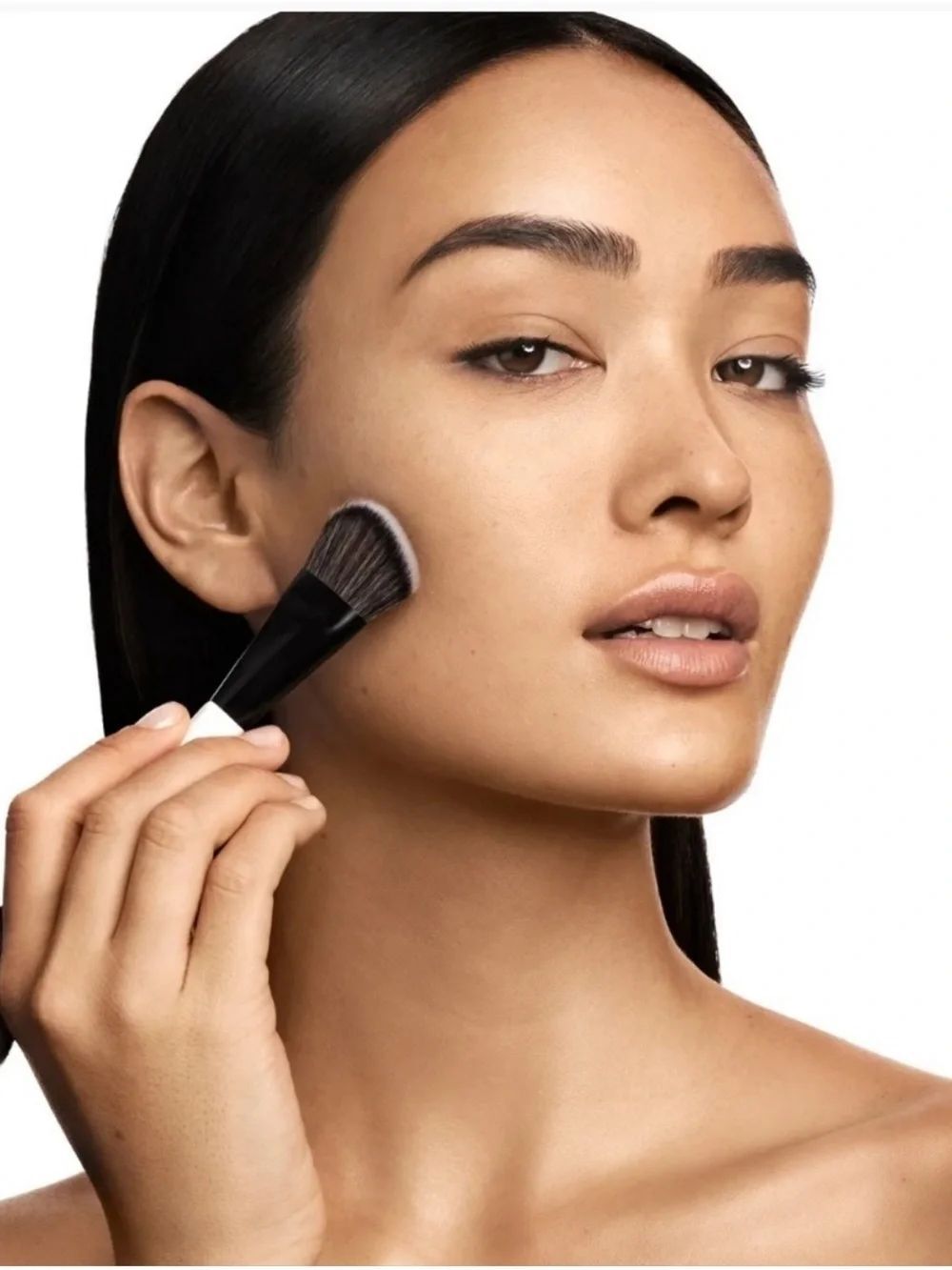 Makeup by Mario F4 Dual-Ended Foundation & Face Brush. - Picture 4 of 6
